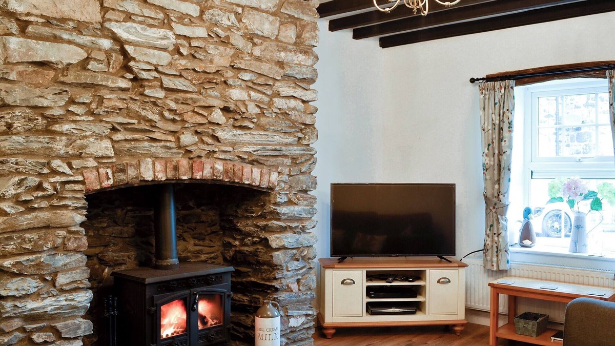Llanfair Talhaiarn Cottage | 2 bedroom accommodation in Llanfairtalhaiarn, near Abergele
