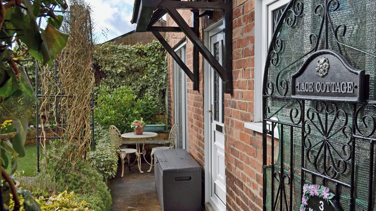 Ashbourne Cottage | 2 bedroom accommodation in Ashbourne