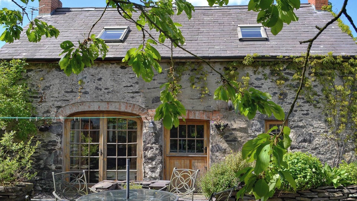Bodorgan Cottage | 2 bedroom accommodation in Bodorgan