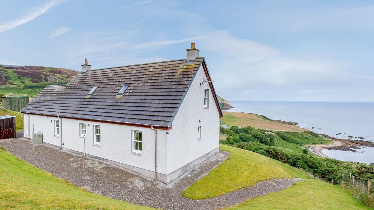 Helmsdale Cottage | 2 bedroom accommodation in Navidale, near Helmsdale