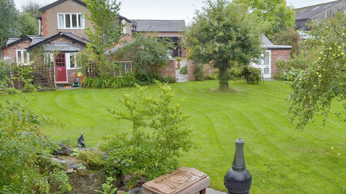 Ormskirk Cottage | 2 bedroom accommodation in Burscough, near Southport
