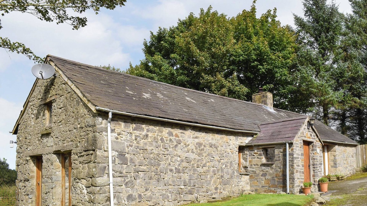 Llandyssiliogogo Cottage | 2 bedroom accommodation in Caerwedros, near New Quay