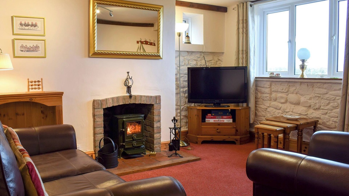 Llangadog Cottage | 2 bedroom accommodation in Llangadog, near Llandeilo