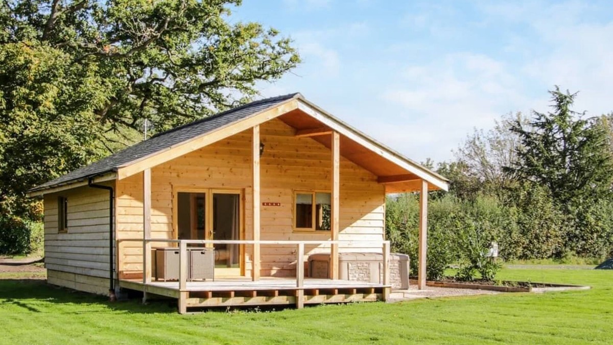 Felton Ski Chalet | 2 bedroom accommodation in Oswestry