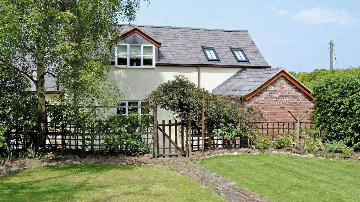 Padeswood Cottage | 2 bedroom accommodation in Dobshill, near Chester