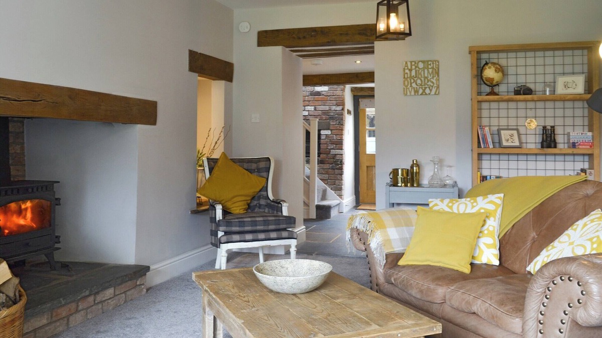Rosevine Cottage | 2 bedroom accommodation in High Bickington, near Great Torrington
