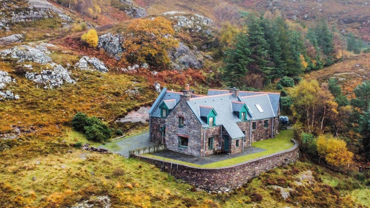 Strathcarron Cottage | 2 bedroom accommodation in Shieldaig