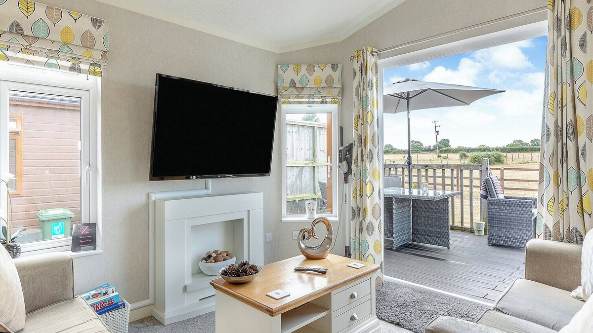 Somerton Ski Chalet | 2 bedroom accommodation in Charlton Adam, Somerton