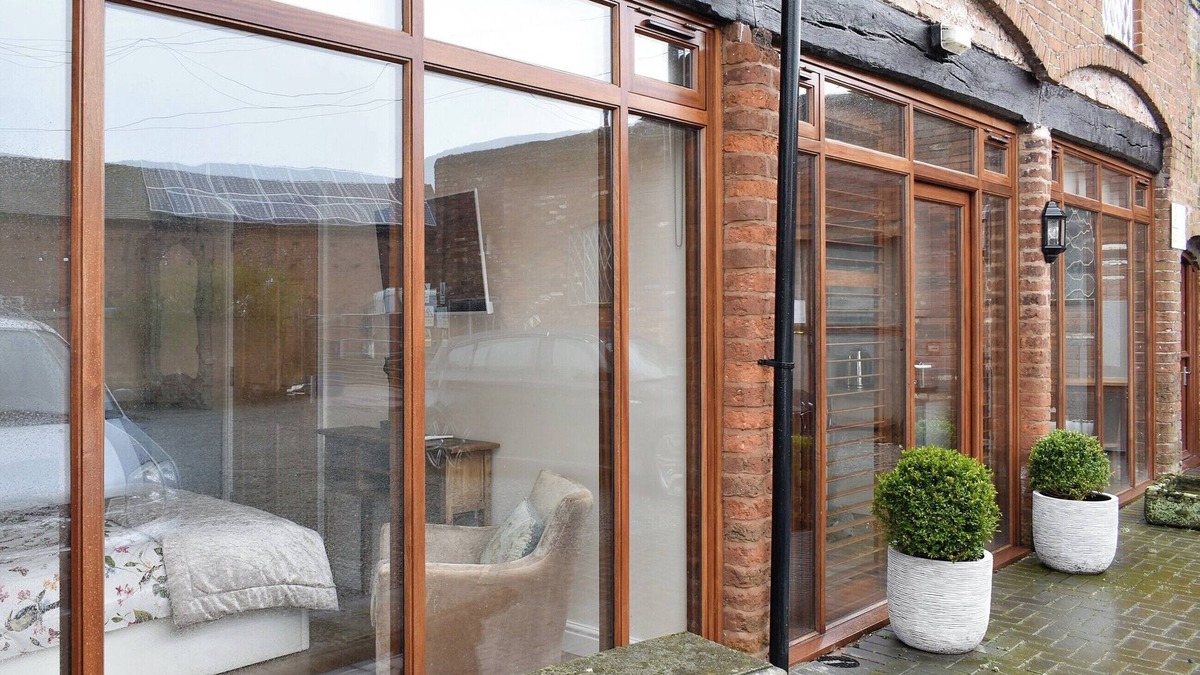 Stafford Cottage | 2 bedroom accommodation in Lower Drayton, near Penkridge