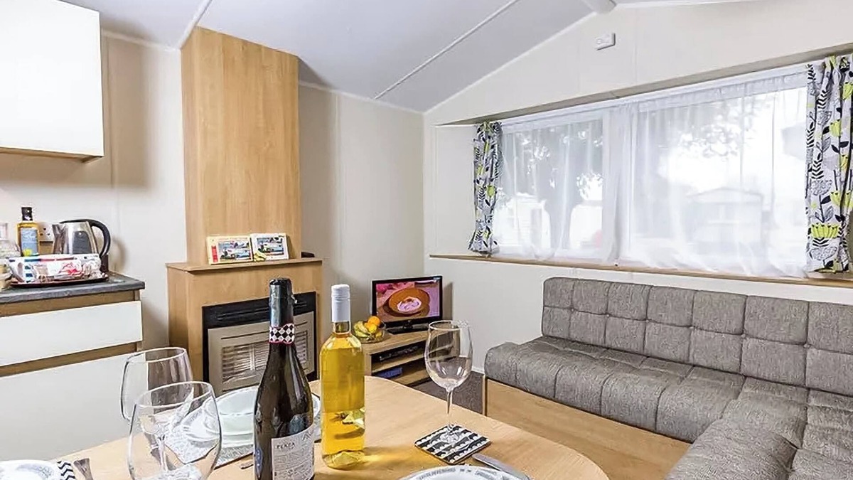 Ningwood House | 2 bedroom accommodation in Newbridge, Nr Yarmouth