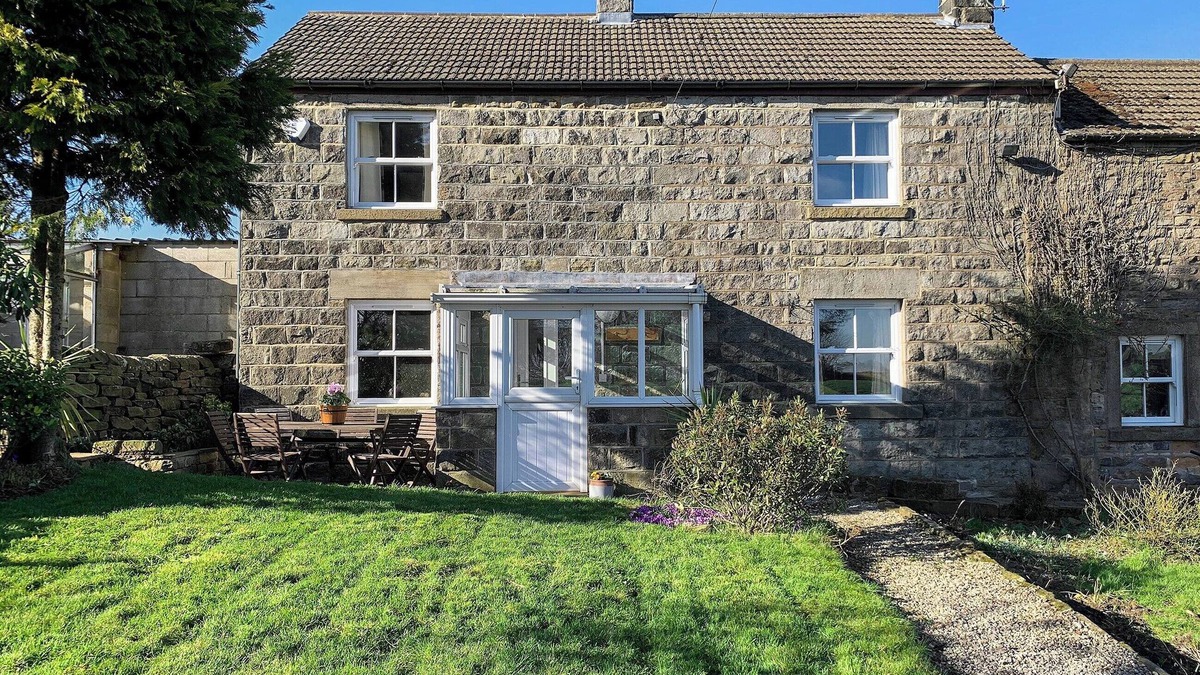 Ashover Cottage | 2 bedroom accommodation in Ashover, near Chesterfield
