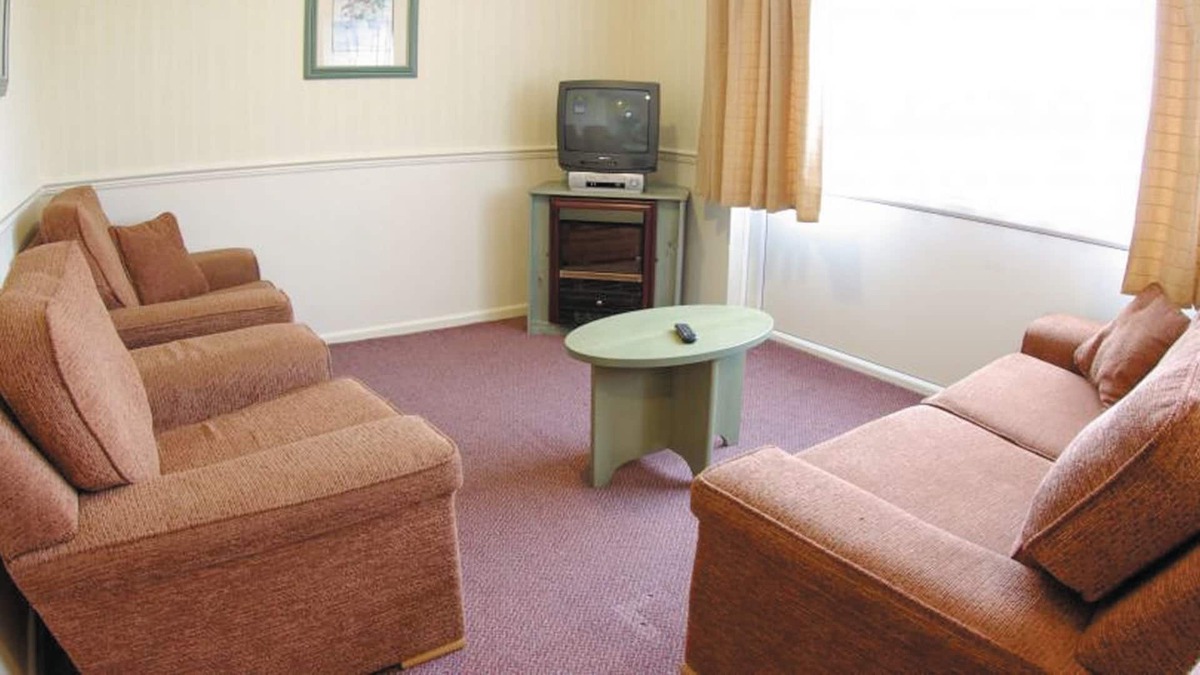 Brixham Ski Chalet | 2 bedroom accommodation in Brixham
