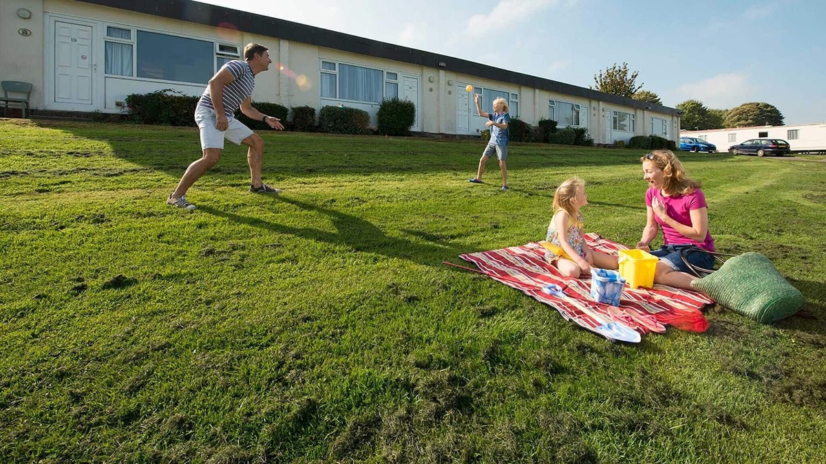 Brixham Ski Chalet | 2 bedroom accommodation in Brixham