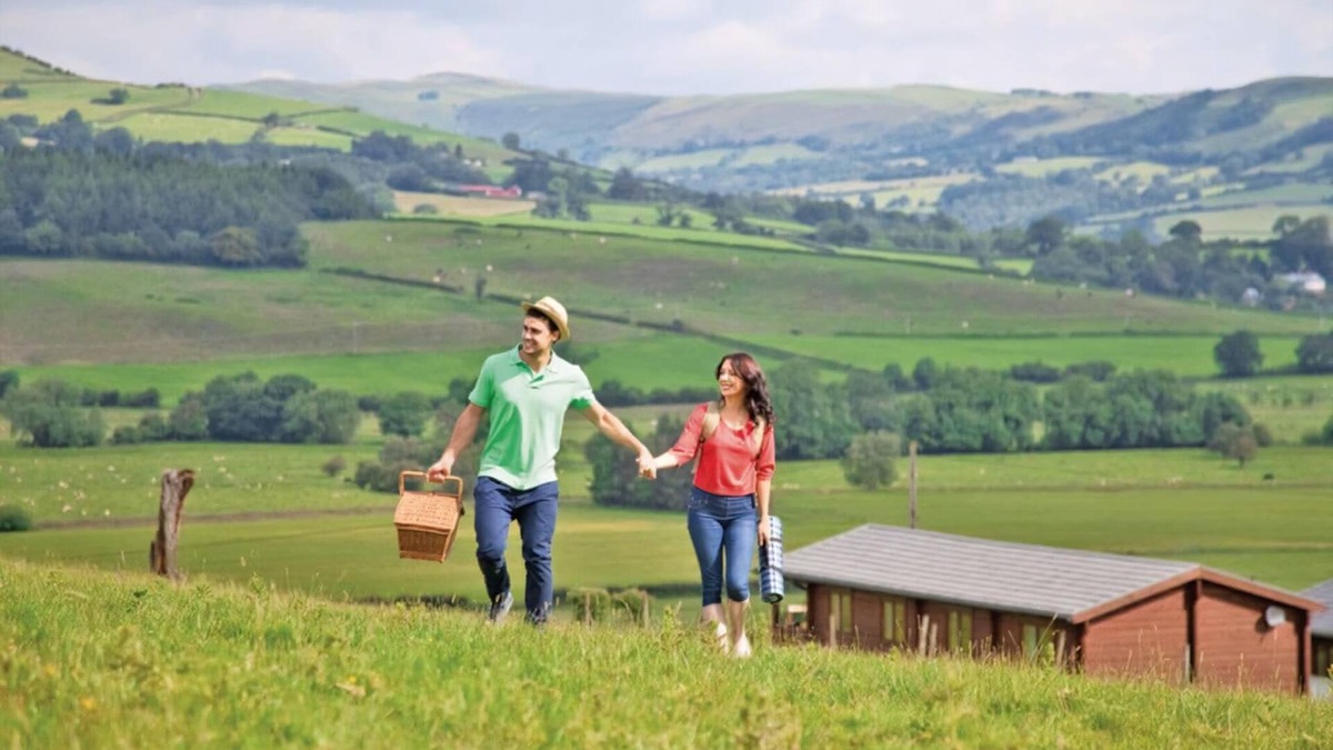 Caersws Ski Chalet | 2 bedroom accommodation in Llandinam, Powys