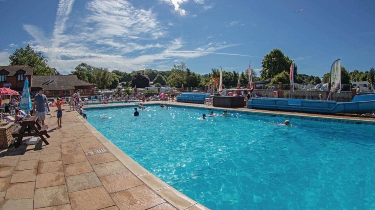 Dawlish Cabin | 2 bedroom accommodation in Dawlish