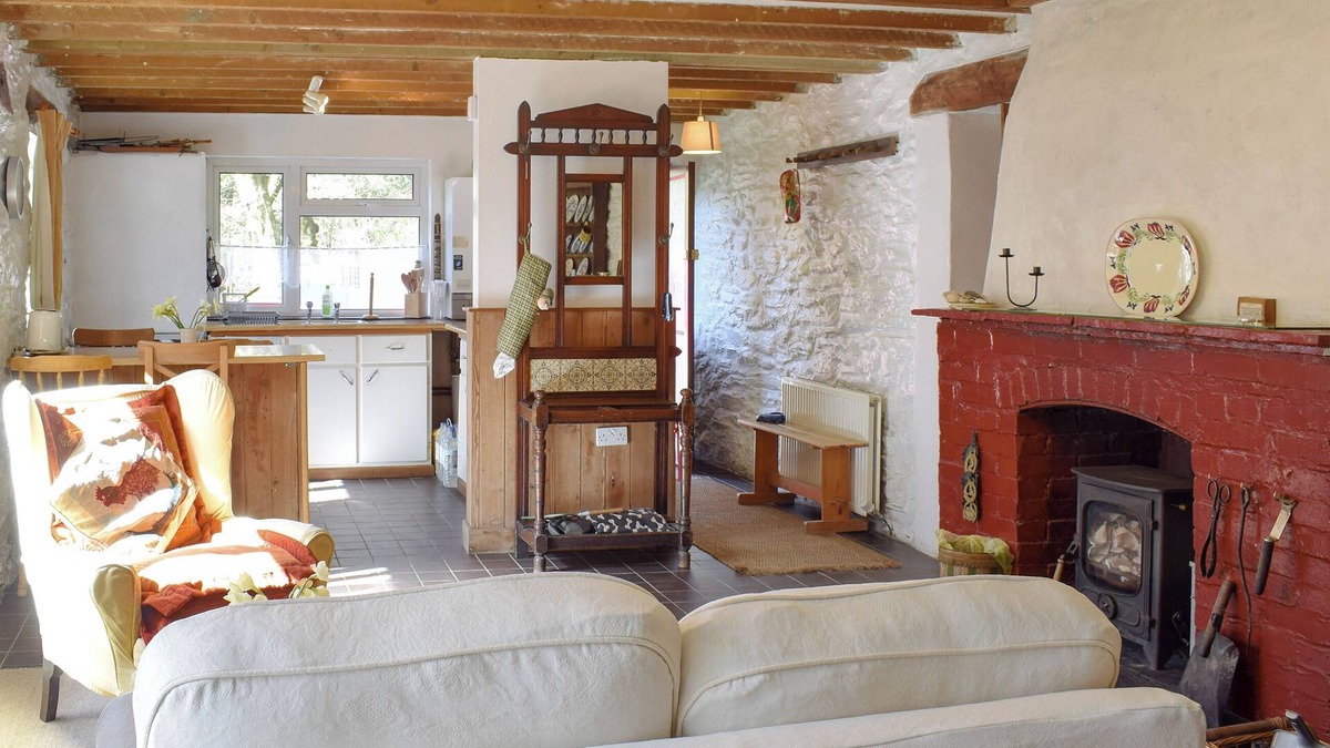 Glandyfi Cottage | 2 bedroom accommodation in Pontrhydygroes, Devils Bridge