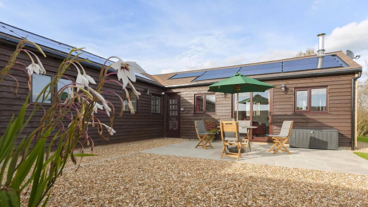 Holworth Cottage | 2 bedroom accommodation in Wool, near Wareham