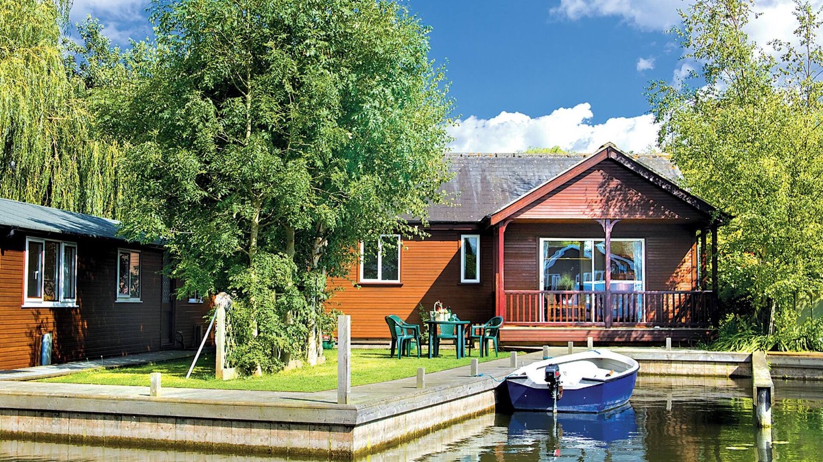 Irstead Cottage | 2 bedroom accommodation in Wroxham, Norfolk Broads