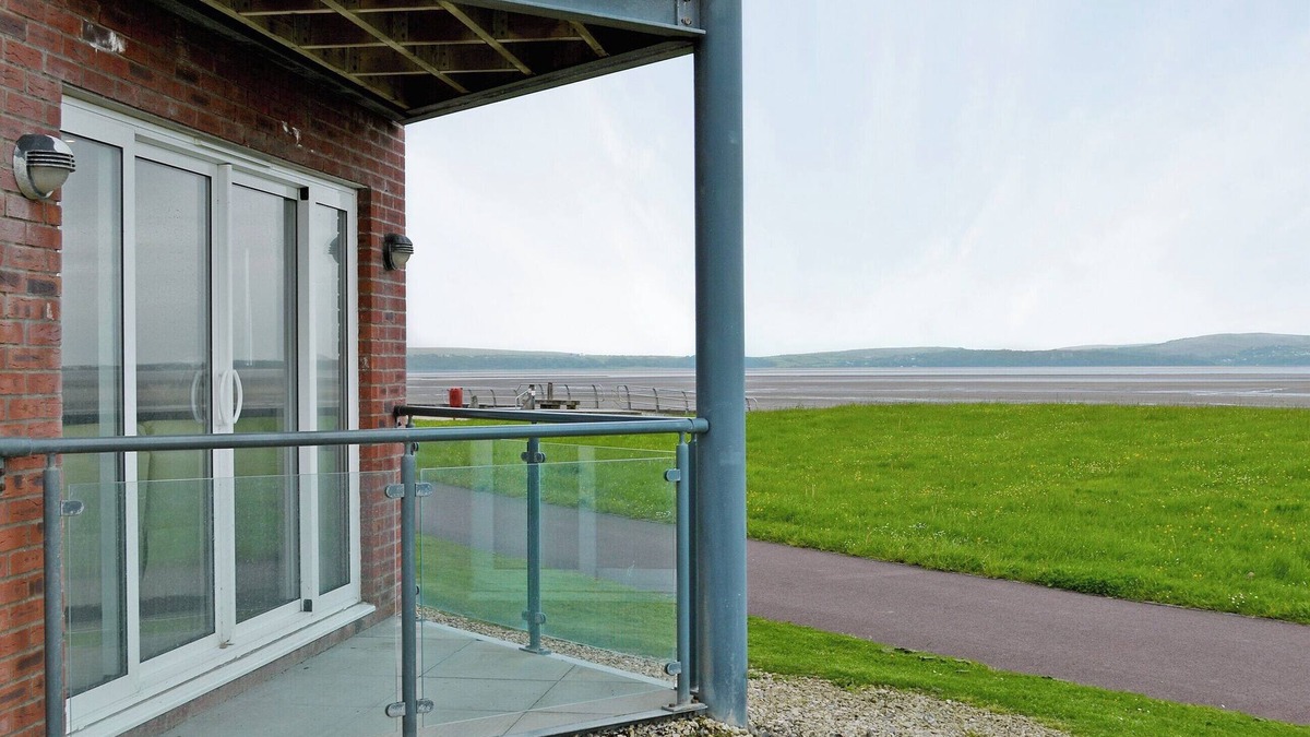 Llanelli Cottage | 2 bedroom accommodation in Llanelli