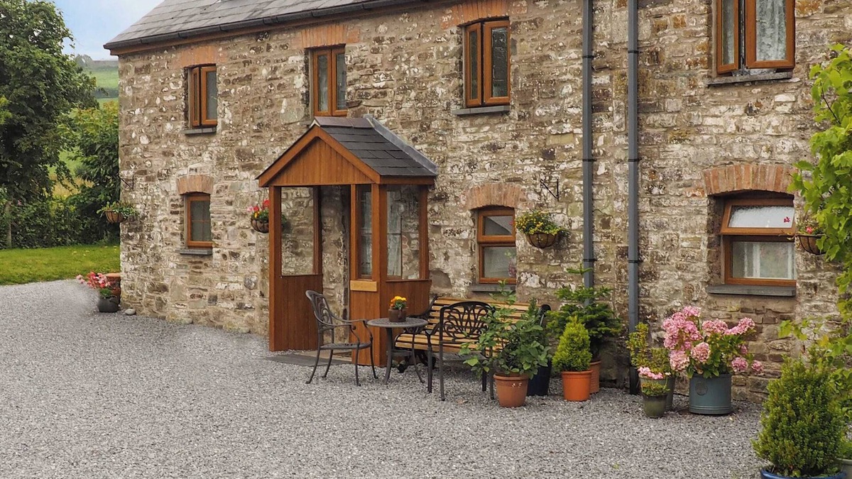 Llanybri Cottage | 2 bedroom accommodation in Llanybri, near Carmarthen