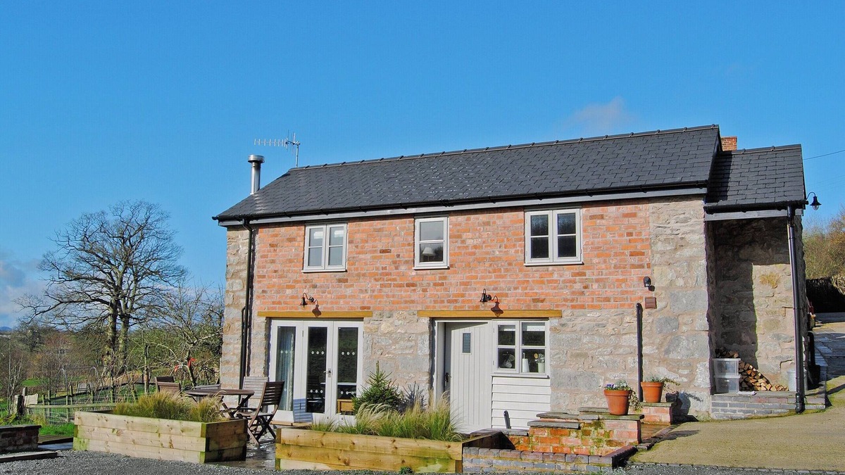 Longford Cottage | 2 bedroom accommodation in Nantmawr, near Oswestry