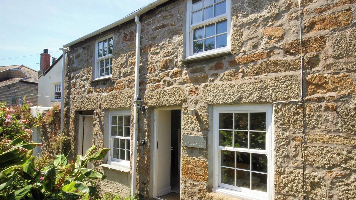 Newlyn Cottage | 2 bedroom accommodation in Newlyn, near Penzance