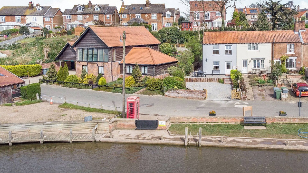 Reedham Cottage | 2 bedroom accommodation in Reedham