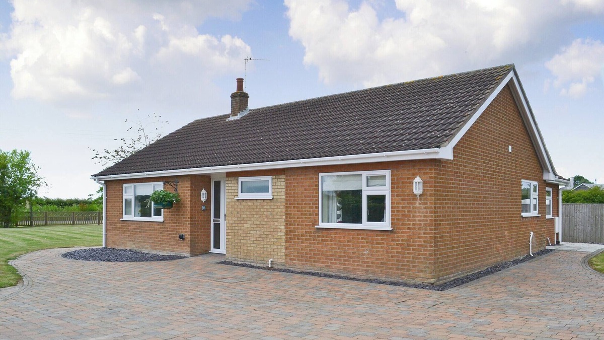 Skegness Cottage | 2 bedroom accommodation in Anderby, near Skegness