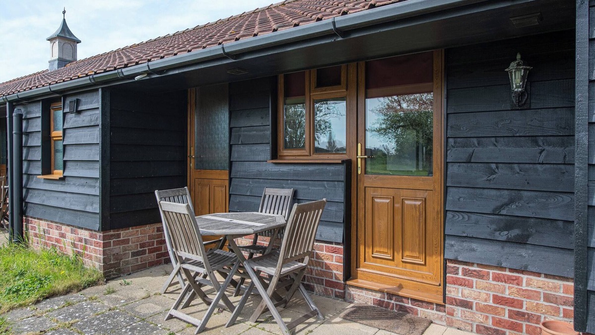 Brightlingsea Cottage | 2 bedroom accommodation in St Osyth