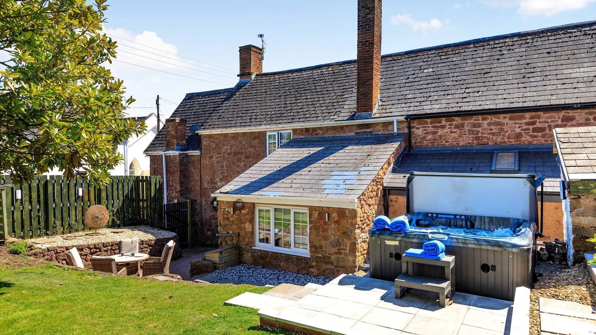 Bishops Lydeard Cottage | 2 bedroom accommodation in Taunton