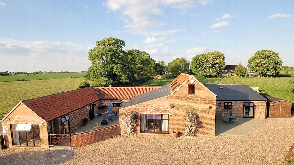 Alford House | 2 bedroom accommodation in Mumby, near Anderby Creek