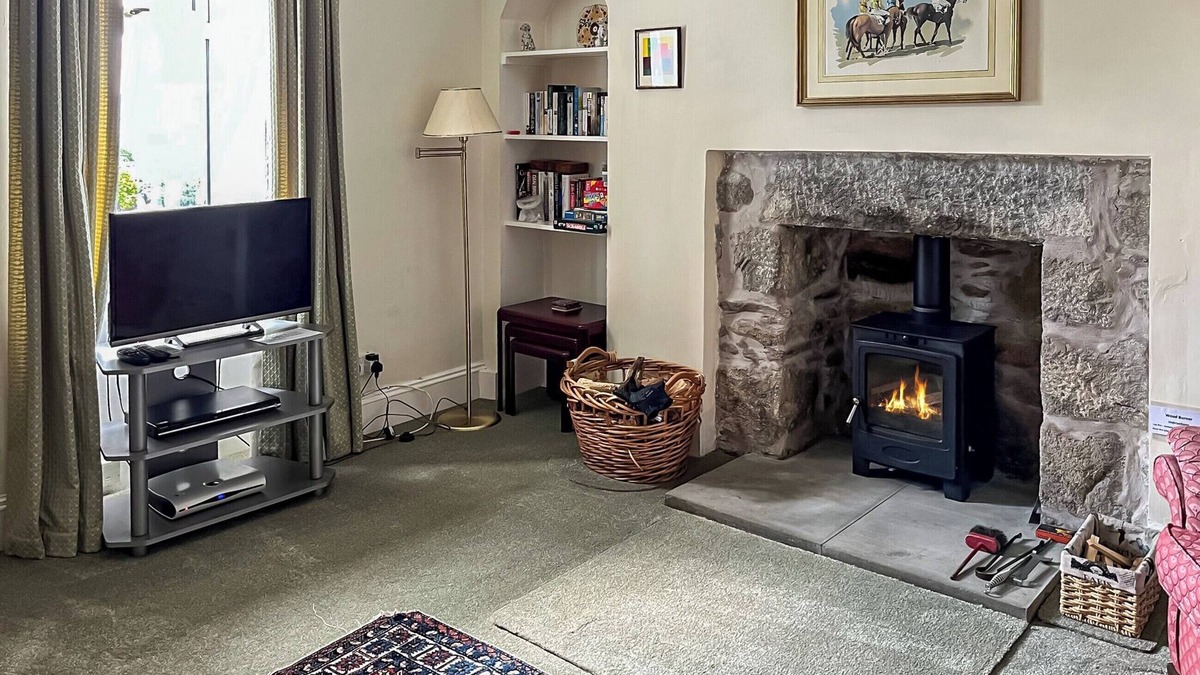 Alford Cottage | 2 bedroom accommodation in Whitehouse, near Alford
