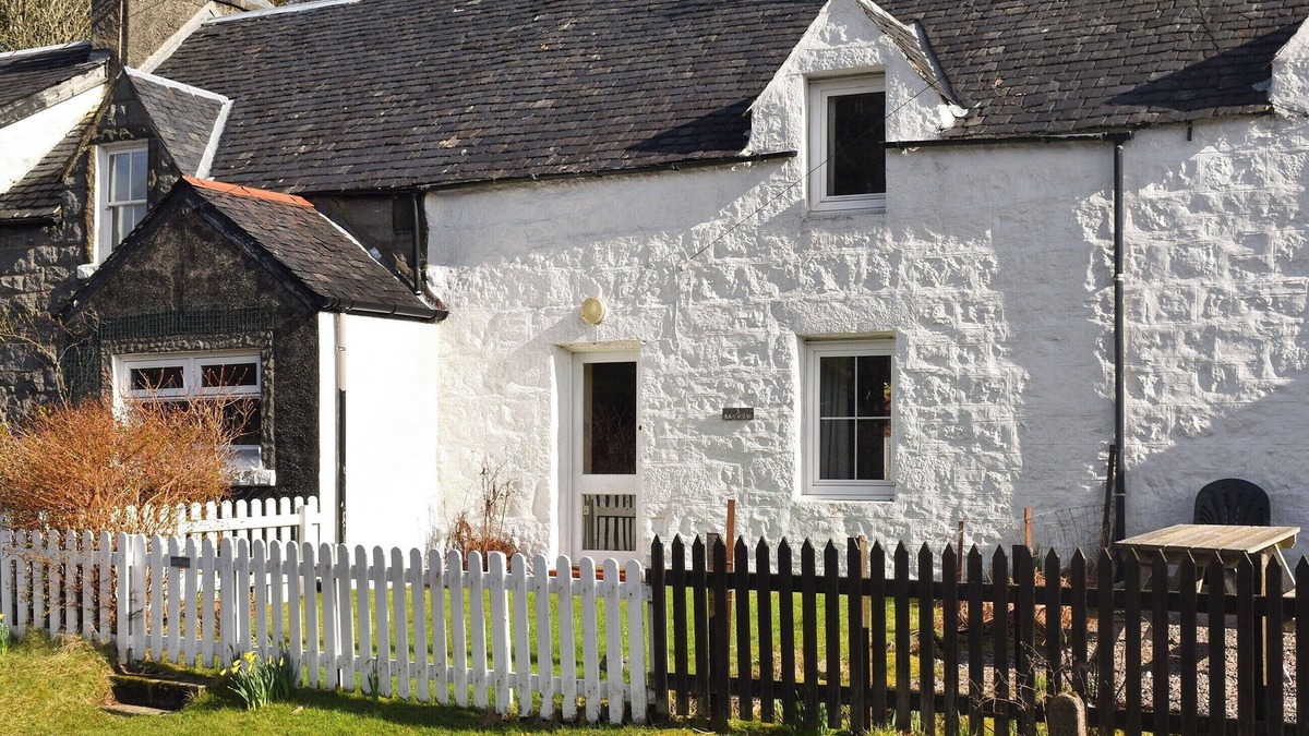 Kentallen Cottage | 2 bedroom accommodation in Kentallen, near Appin