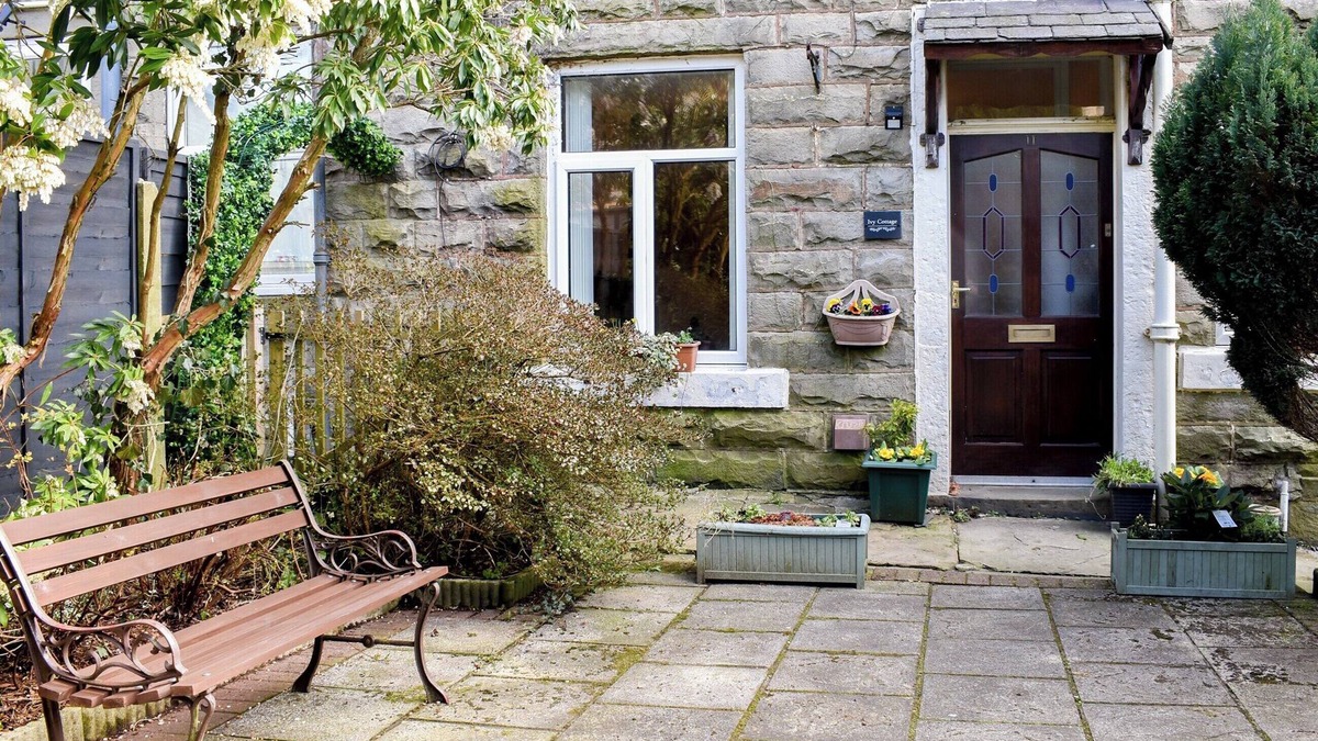 Bacup Cottage | 2 bedroom accommodation in Bacup, near Rossendale