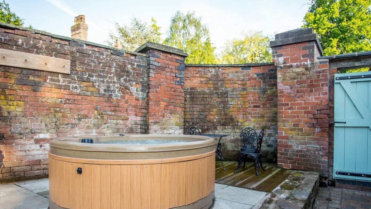 Betley Cottage | 2 bedroom accommodation in Betley, near Nantwich