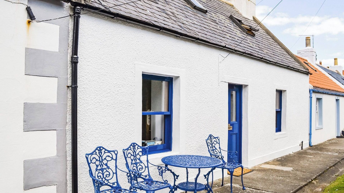 Cullen Cottage | 2 bedroom accommodation in Cullen