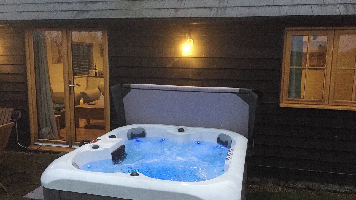 Denton Cottage | 2 bedroom accommodation in Alkham, near Dover