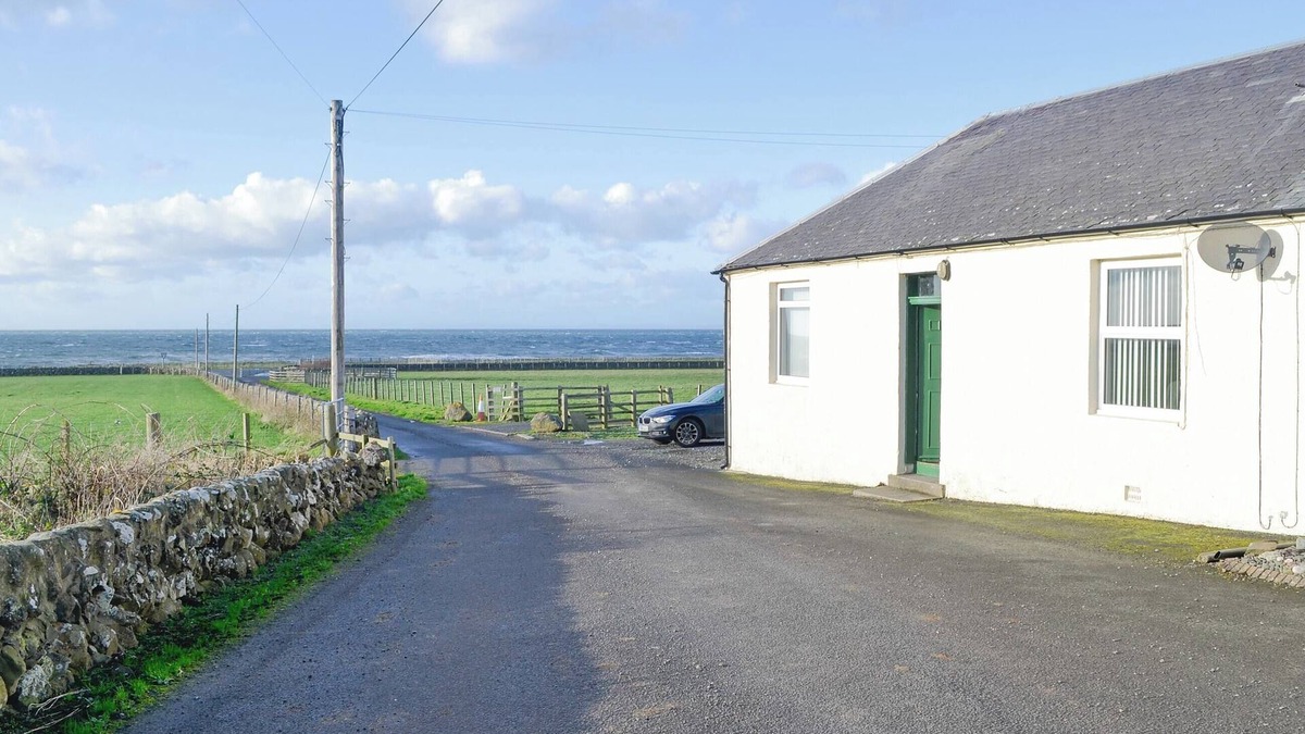 Ballantrae Cottage | 2 bedroom accommodation in Ballantrae, near Girvan