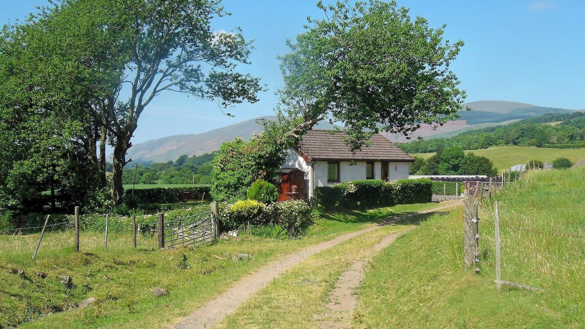 Rumbling Bridge Cottage | 2 bedroom accommodation in Rumbling Bridge, near Kinross