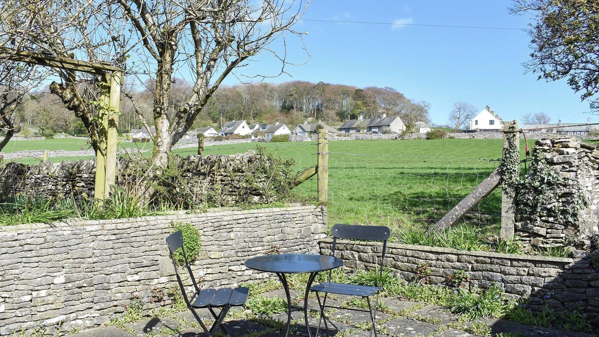 Levens Cottage | 2 bedroom accommodation in Levens, near Kendal