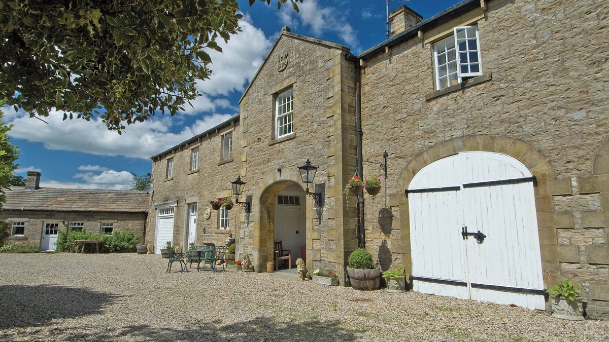 West Burton Cottage | 2 bedroom accommodation in West Burton, near Leyburn