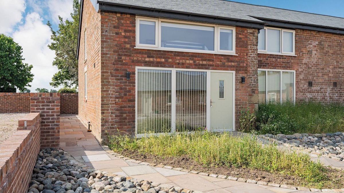 Lytham St. Anne's Cottage | 2 bedroom accommodation in Lytham