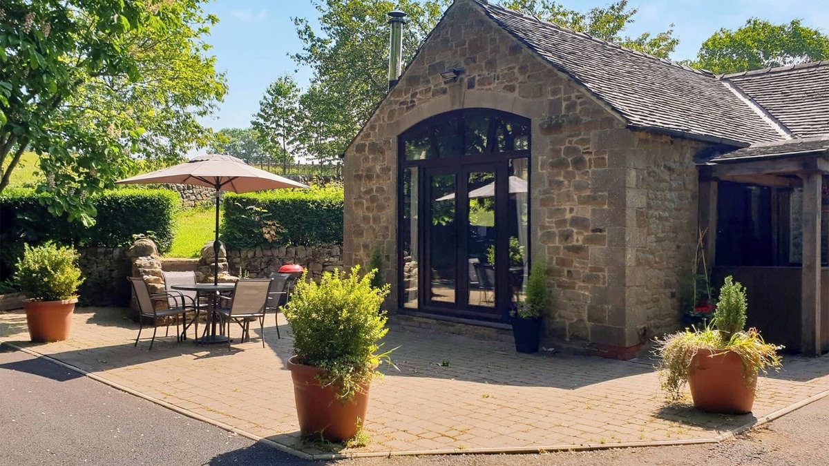 Tansley Cottage | 2 bedroom accommodation in Lumsdale, Tansley Wood, near Matlock