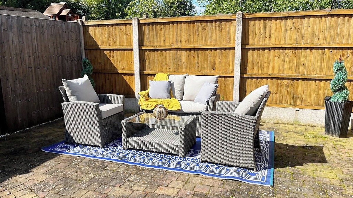 Edwinstowe Cottage | 2 bedroom accommodation in Edwinstowe, near Mansfield