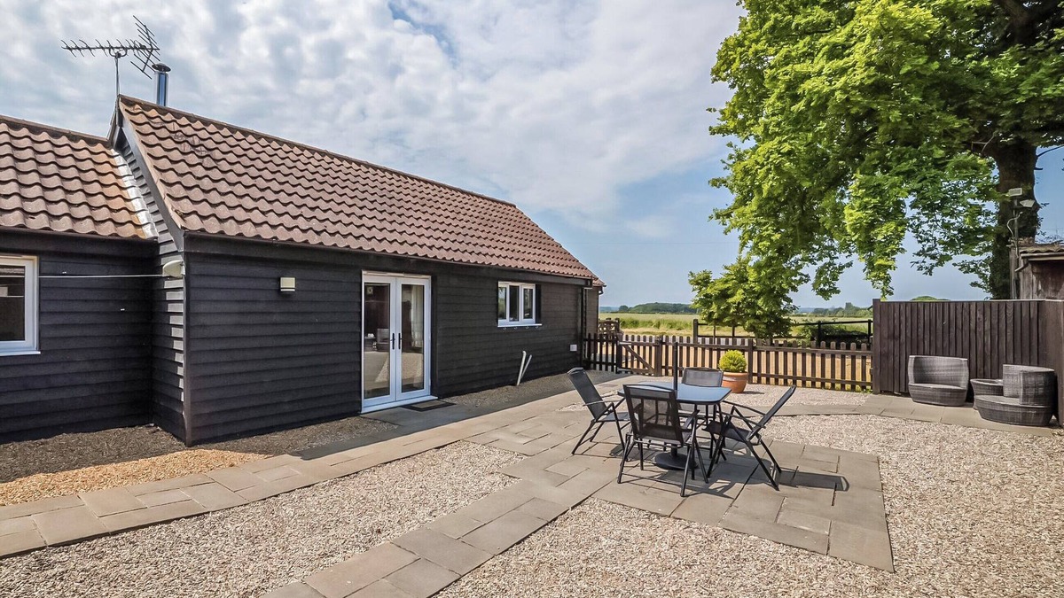 Skeyton Cottage | 2 bedroom accommodation in Skeyton, near Norwich