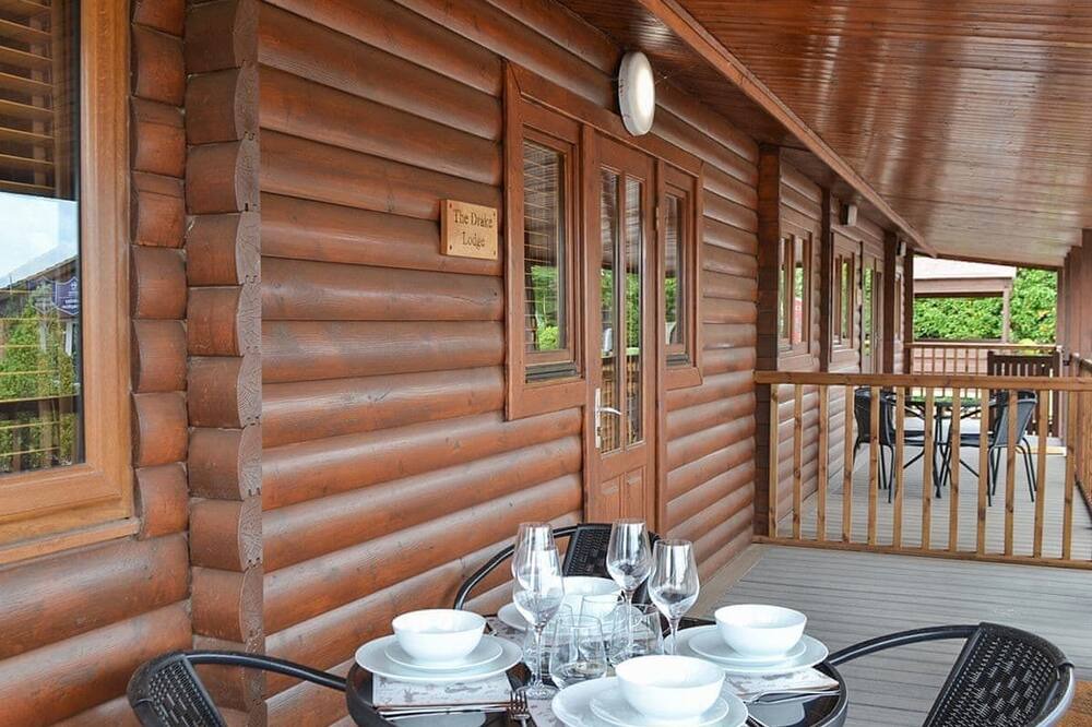 Sawley Ski Chalet | 2 bedroom accommodation in Market Bosworth, near Nuneaton