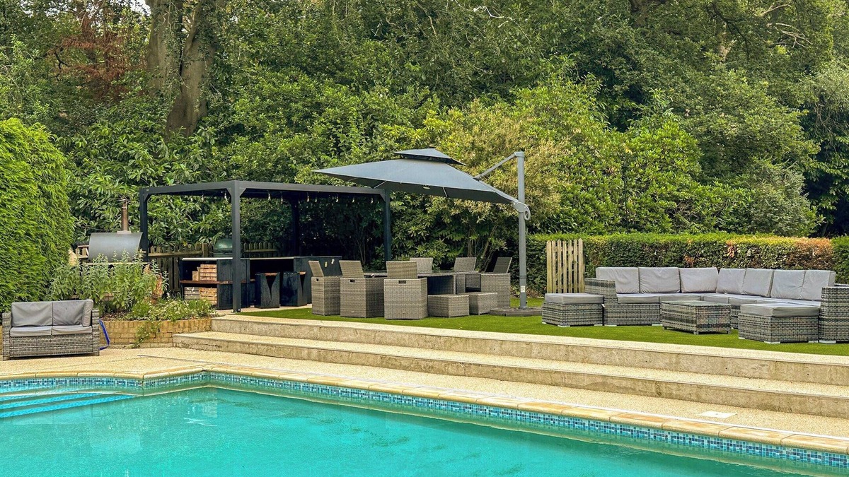 Farnham Common Cottage | 2 bedroom accommodation in Farnham Common, near Beaconsfield