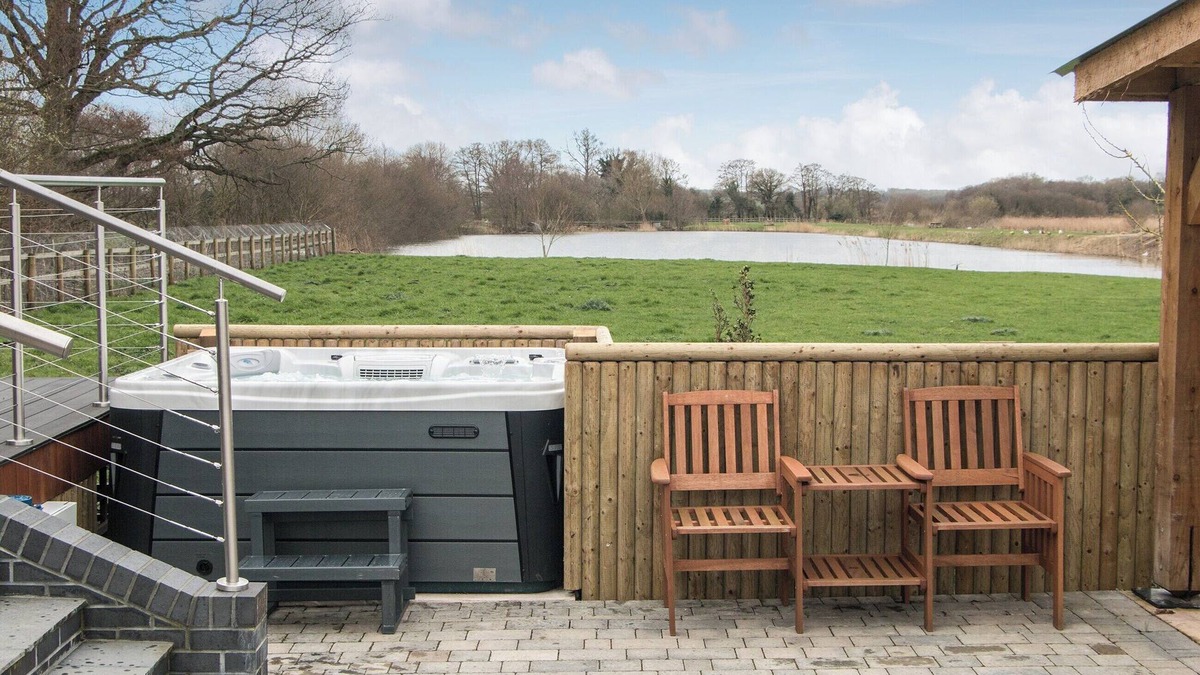 Street Cottage | 2 bedroom accommodation in Sharpham, near Glastonbury