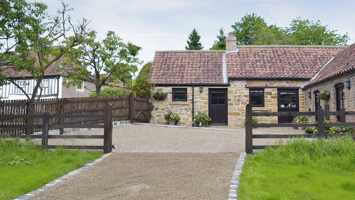 Thirsk Cottage | 2 bedroom accommodation in Sutton-under-Whitestonecliffe, near Thirsk