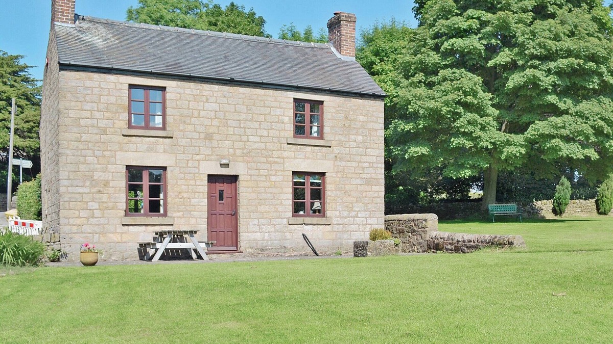 Crich Cottage | 2 bedroom accommodation in Crich